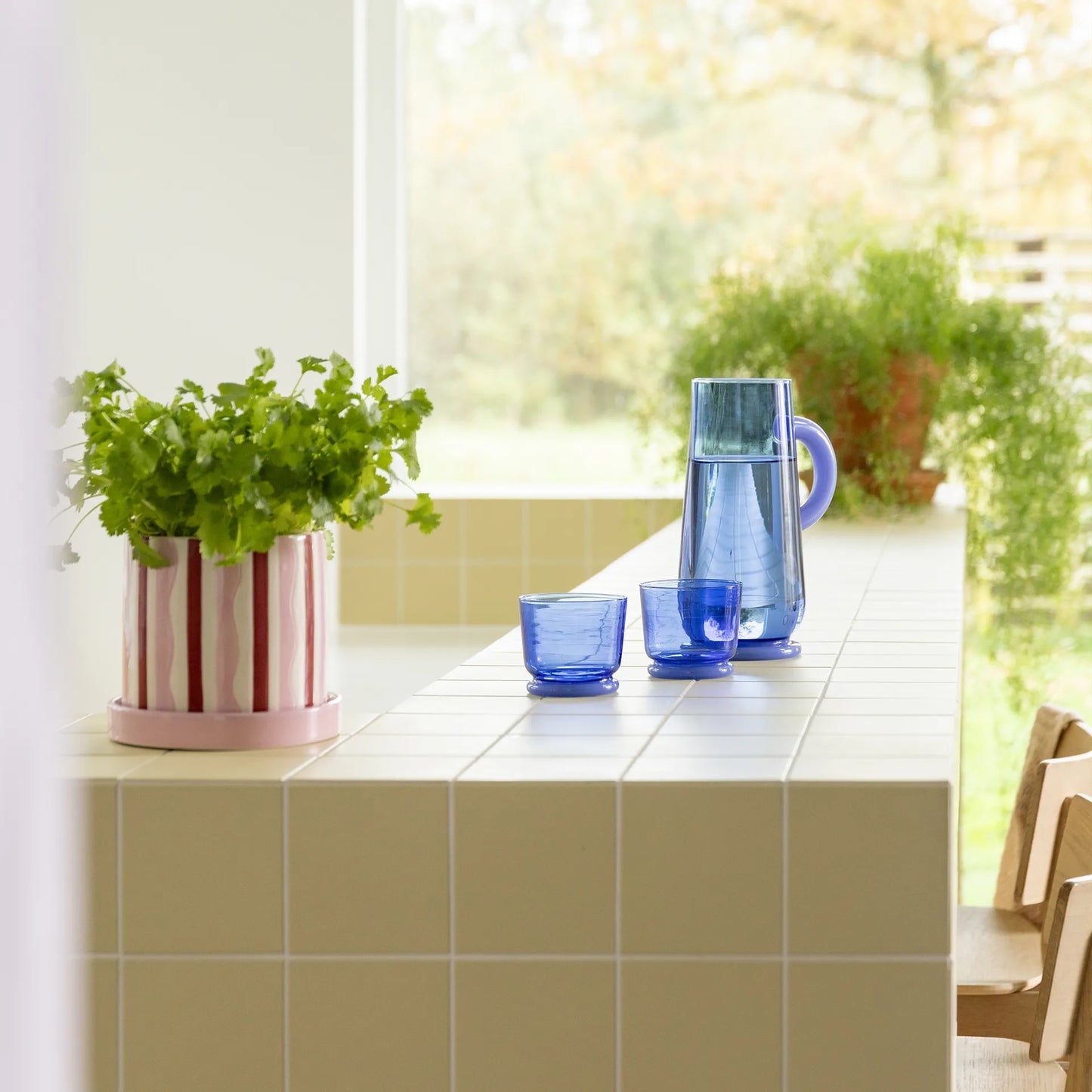 Clash Wiggle Planter with Saucer - Pink and Burgundy