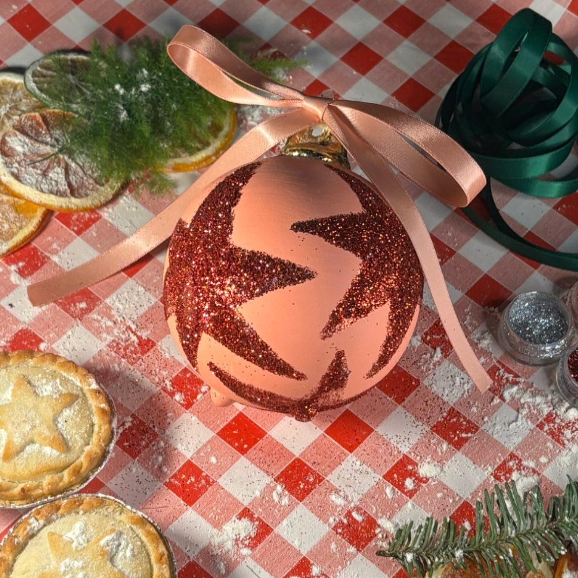 KIDS Christmas Bauble Painting - Sunday 14th December - 5pm - 6:30pm